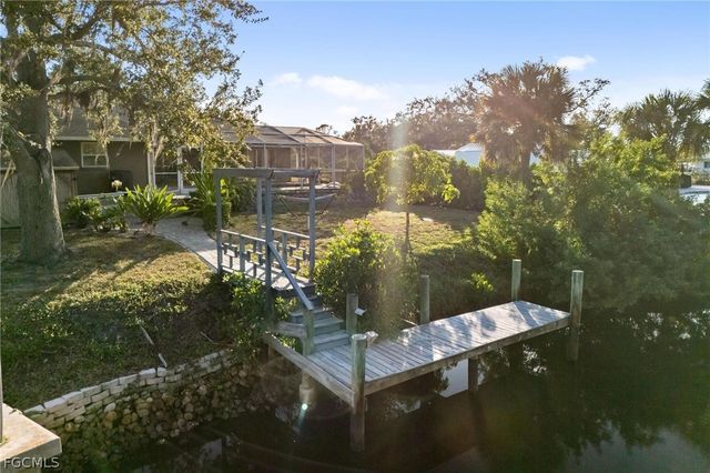 500 Dona DR, Nokomis, FL 34275