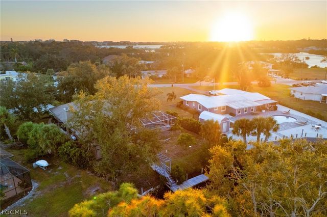 500 Dona DR, Nokomis, FL 34275