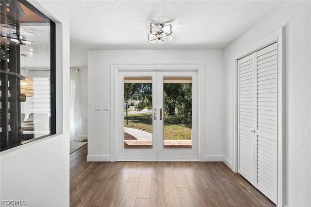 500 Dona DR, Nokomis, FL 34275