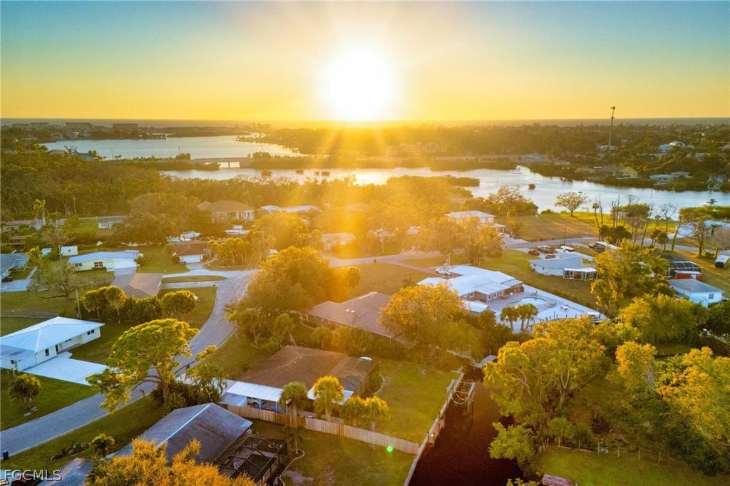 500 Dona DR, Nokomis, FL 34275