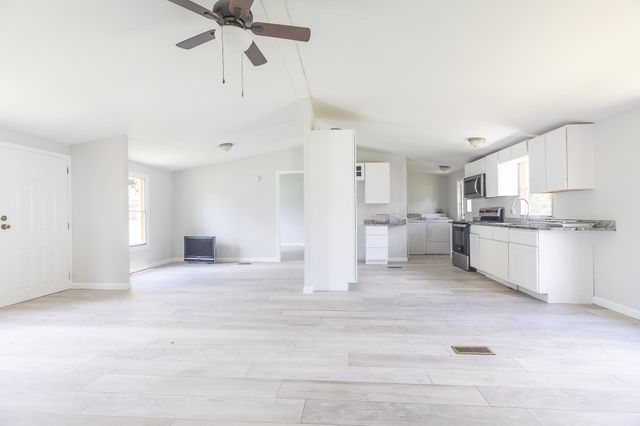 3785 Mayfield Dr., Conway, SC 29526