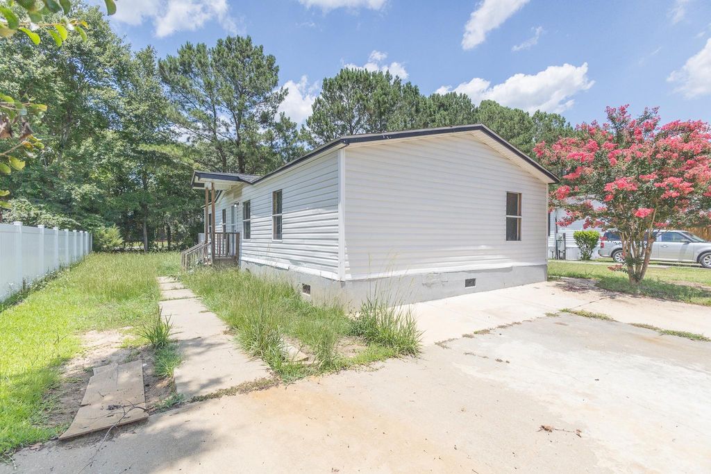 3785 Mayfield Dr., Conway, SC 29526