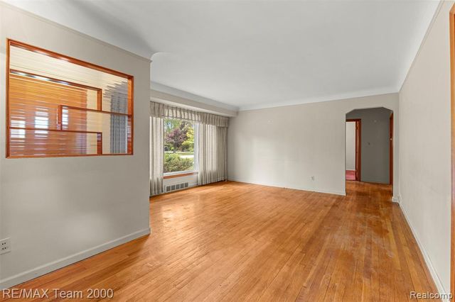 27143 Westland Road, Redford, MI 48240