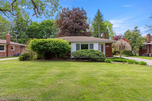 27143 Westland Road, Redford, MI 48240