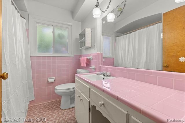 27143 Westland Road, Redford, MI 48240