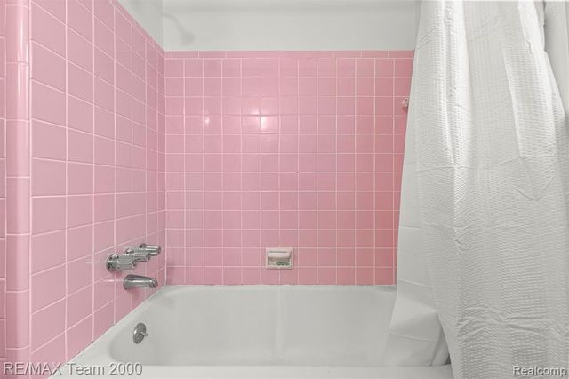 27143 Westland Road, Redford, MI 48240