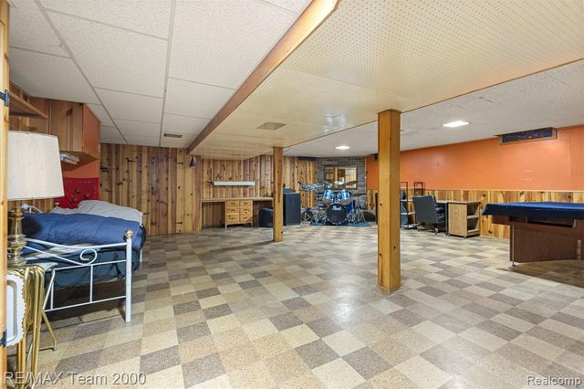 27143 Westland Road, Redford, MI 48240
