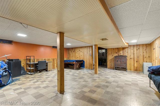 27143 Westland Road, Redford, MI 48240