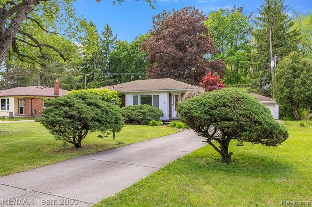 27143 Westland Road, Redford, MI 48240