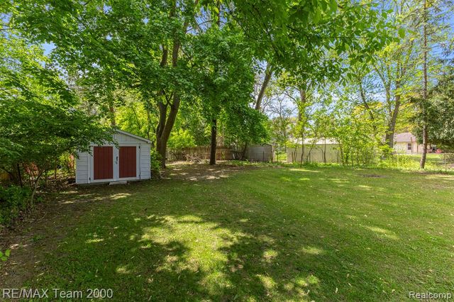 27143 Westland Road, Redford, MI 48240