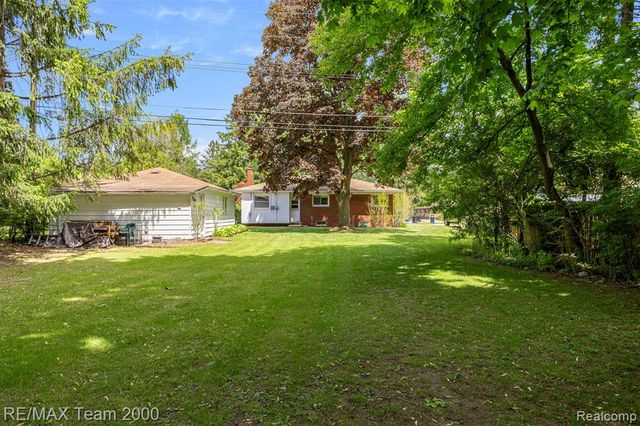 27143 Westland Road, Redford, MI 48240