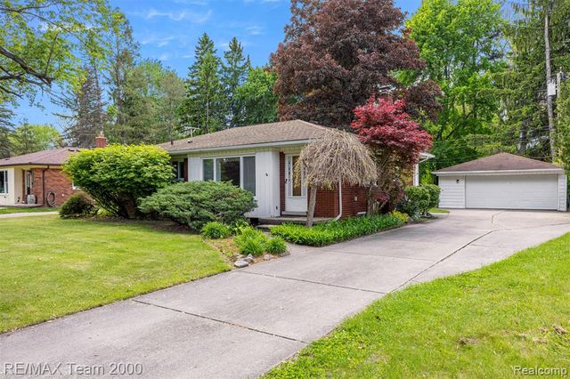 27143 Westland Road, Redford, MI 48240