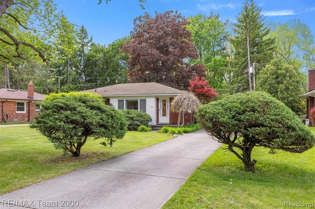 27143 Westland Road, Redford, MI 48240