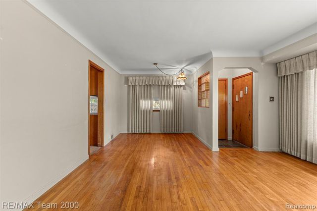 27143 Westland Road, Redford, MI 48240