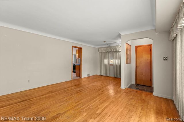 27143 Westland Road, Redford, MI 48240