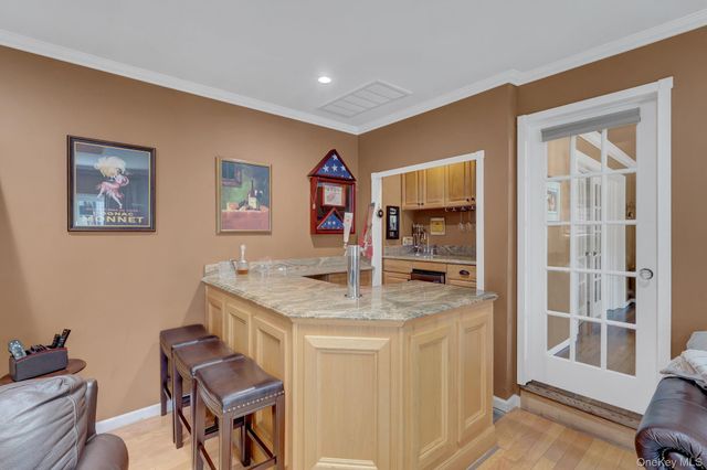 257 Shadybrook Lane, West Islip, NY 11795