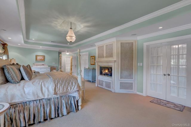 257 Shadybrook Lane, West Islip, NY 11795