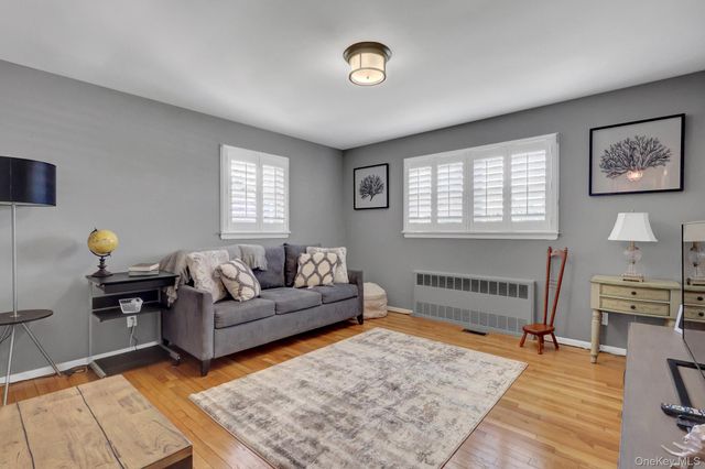 257 Shadybrook Lane, West Islip, NY 11795