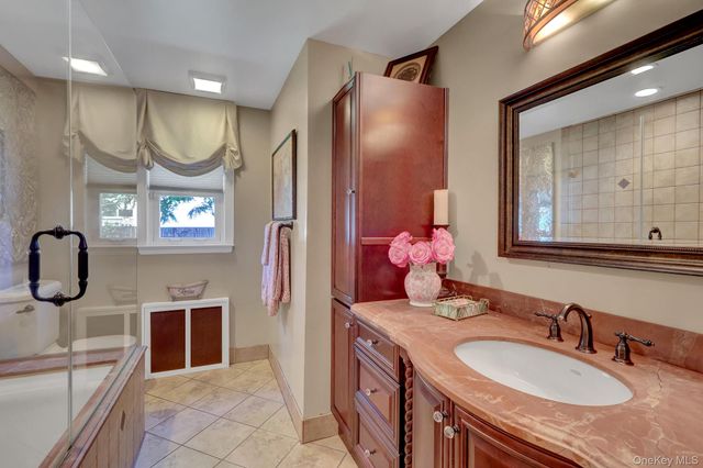 257 Shadybrook Lane, West Islip, NY 11795
