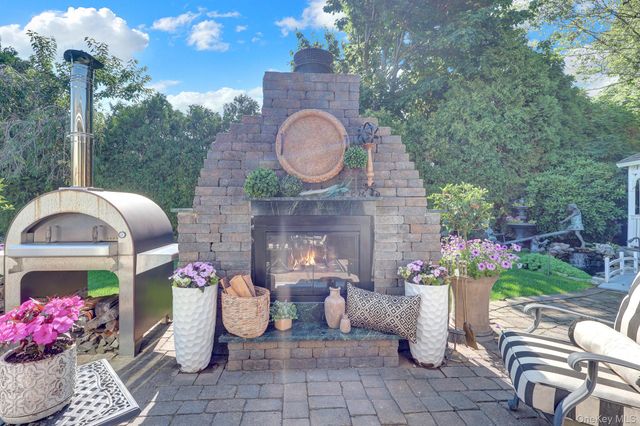257 Shadybrook Lane, West Islip, NY 11795