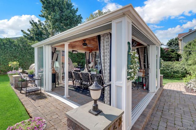 257 Shadybrook Lane, West Islip, NY 11795