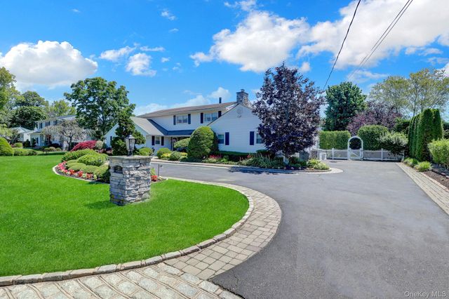 257 Shadybrook Lane, West Islip, NY 11795