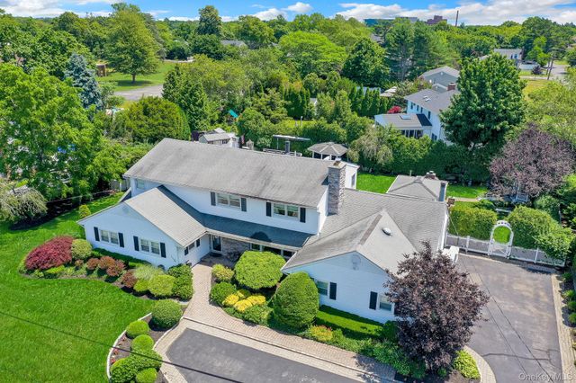 257 Shadybrook Lane, West Islip, NY 11795