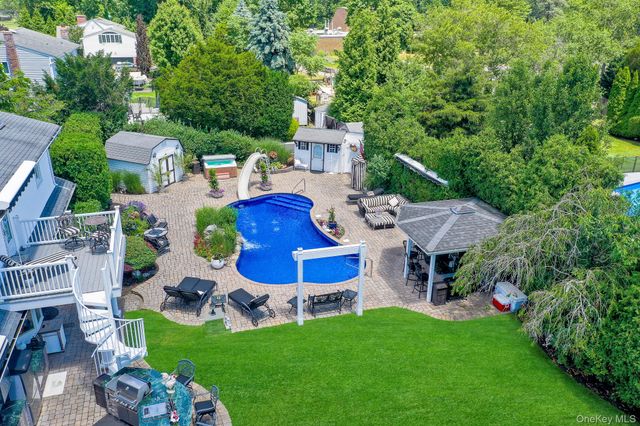 257 Shadybrook Lane, West Islip, NY 11795