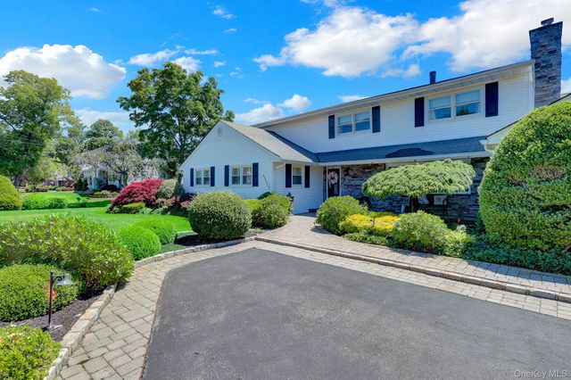 257 Shadybrook Lane, West Islip, NY 11795