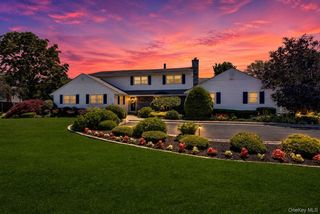 257 Shadybrook Lane, West Islip, NY 11795