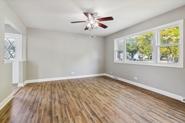 317 N Central Avenue, Wood Dale, IL 60191