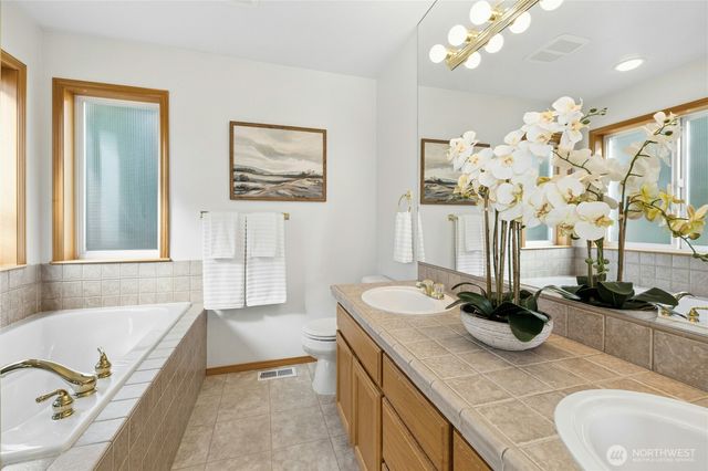 21808 87th Place W, Edmonds, WA 98026