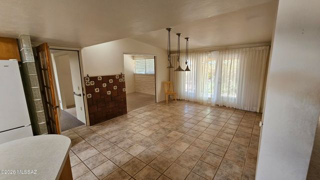 2611 N Teresa Lane, Tucson, AZ 85745