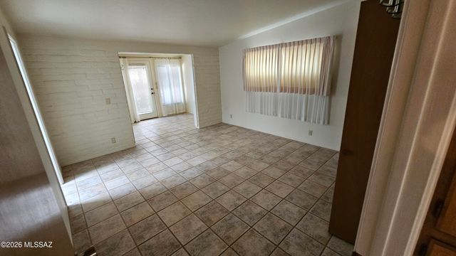 2611 N Teresa Lane, Tucson, AZ 85745