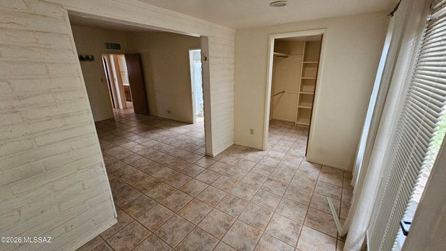 2611 N Teresa Lane, Tucson, AZ 85745