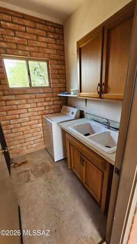 2611 N Teresa Lane, Tucson, AZ 85745
