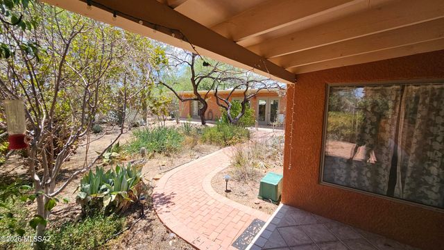 2611 N Teresa Lane, Tucson, AZ 85745