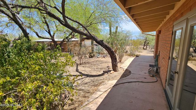 2611 N Teresa Lane, Tucson, AZ 85745