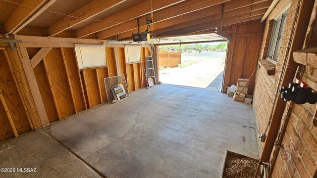 2611 N Teresa Lane, Tucson, AZ 85745