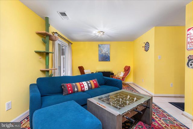 45591 HUTCHENS SQ, Sterling, VA 20166