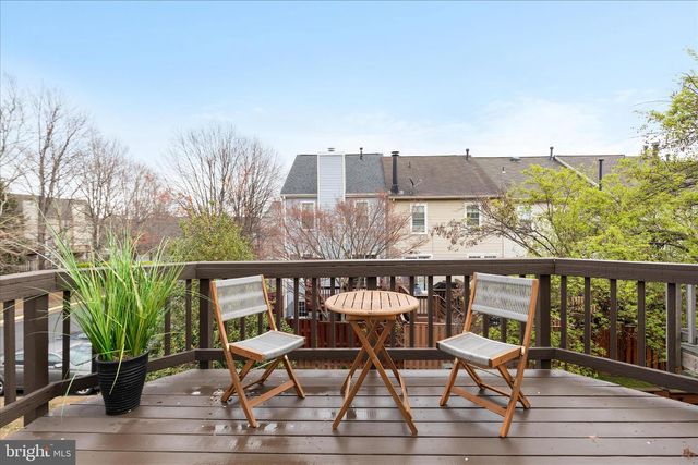 45591 HUTCHENS SQ, Sterling, VA 20166