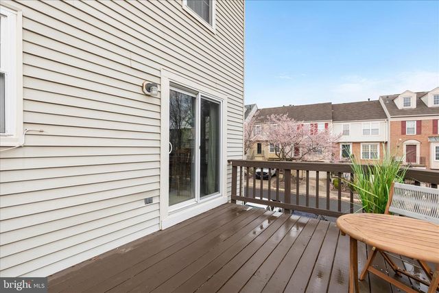 45591 HUTCHENS SQ, Sterling, VA 20166