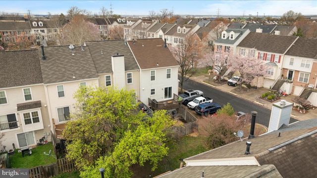 45591 HUTCHENS SQ, Sterling, VA 20166