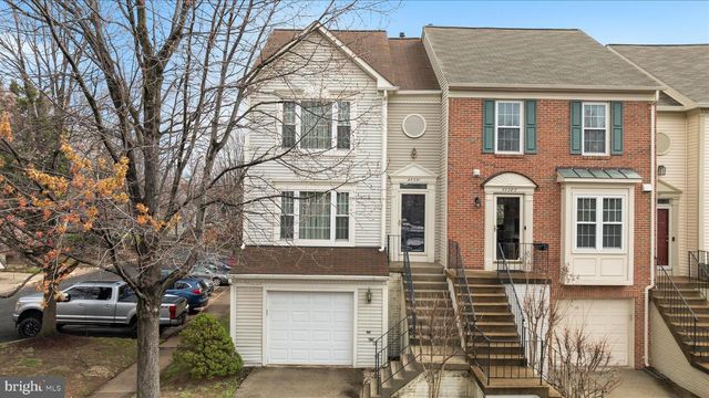 45591 HUTCHENS SQ, Sterling, VA 20166