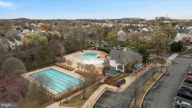 45591 HUTCHENS SQ, Sterling, VA 20166