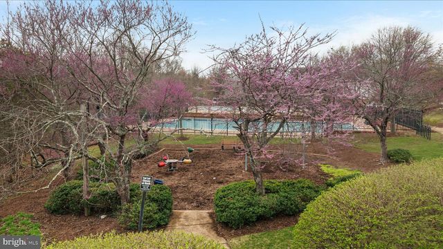 45591 HUTCHENS SQ, Sterling, VA 20166