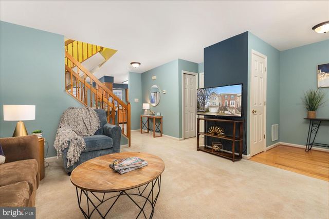 45591 HUTCHENS SQ, Sterling, VA 20166