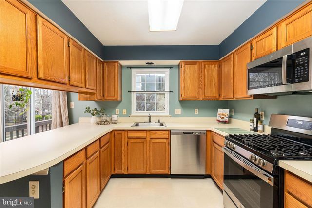 45591 HUTCHENS SQ, Sterling, VA 20166