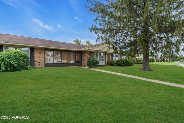 74 Buckingham Drive C, Manchester, NJ 08759