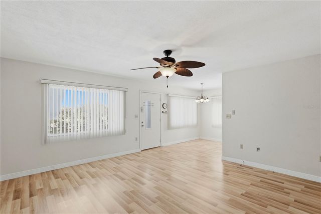 11201 80TH AVENUE N 302, Seminole, FL 33772